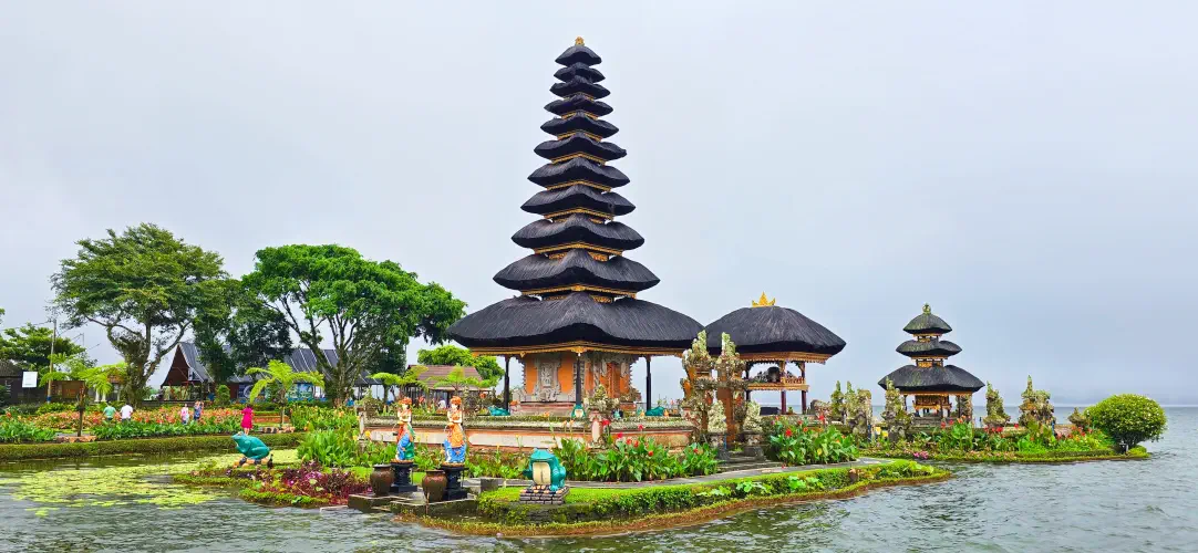 Indonesia, Ubud, Bali, Ulun Danu Beratan Temple