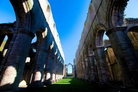 Yorkshire, Ripon, Fountains Abbey