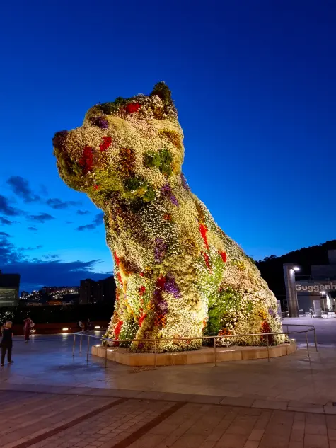 Spain, Bilbao, Puppy, Guggenheim Museum